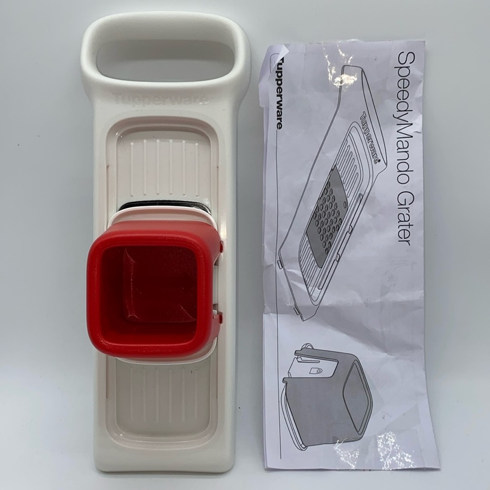 Tupperware SpeedyMando Grater 8793A-4 with Instructions